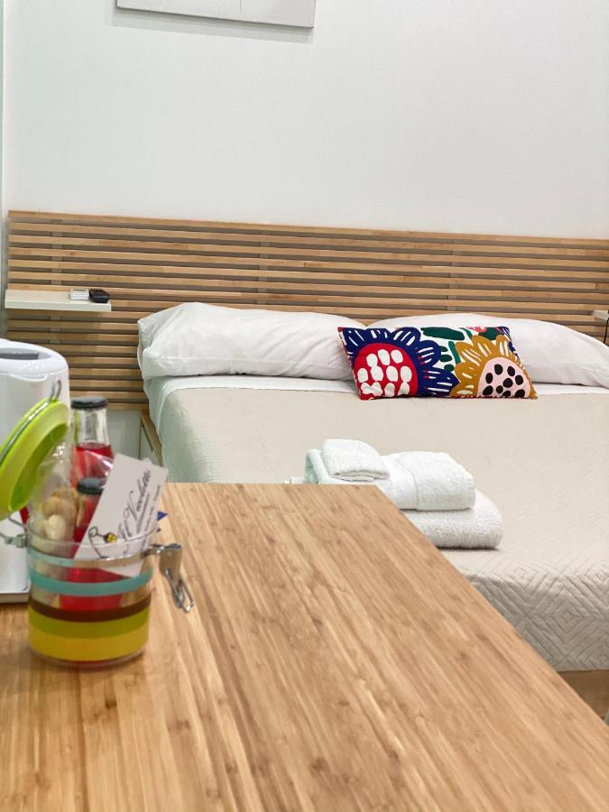 Il Vicoletto Hotel Napoli Bagian luar foto