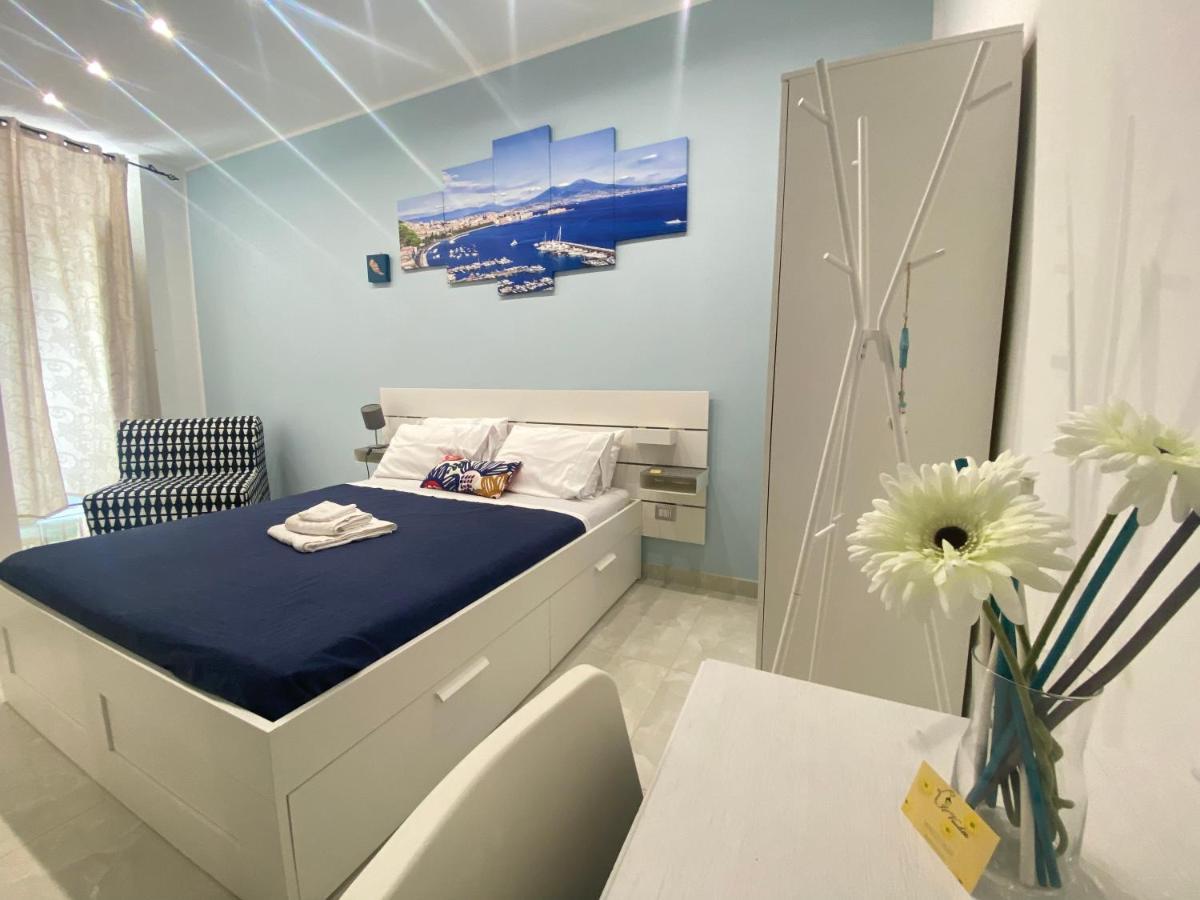 Il Vicoletto Hotel Napoli Bagian luar foto